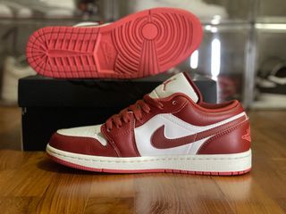(Category: ) located in . Submitted by sidekick_sneakers (Listing ID 1282354951, Image 1). Description: .