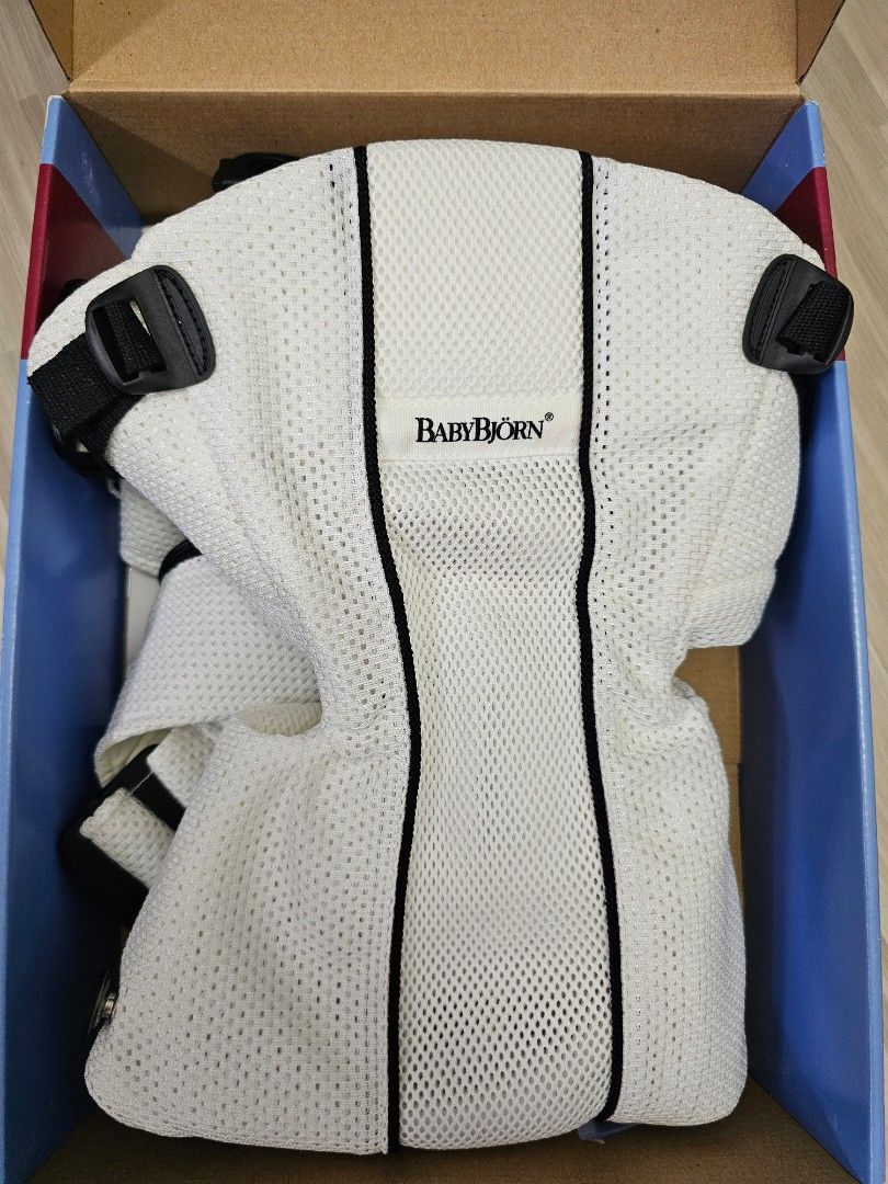 Brand New Baby Bjorn Active Mesh Carrier White