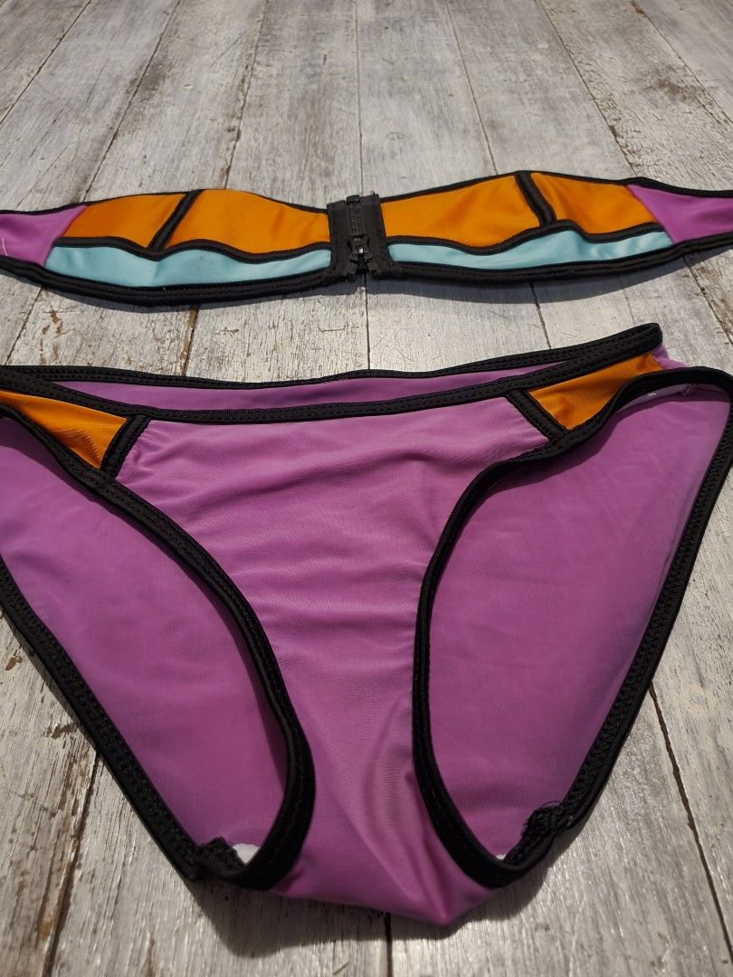 BIKINI & SWIMSUIT FOR WOMEN (Category: Bikinis & Swimsuits) located in Mandaluyong City. Submitted by boujeeeee (Listing ID 1290329600, Image 3). Description: Size small to meduim. Feell free to chat if need further assistance..