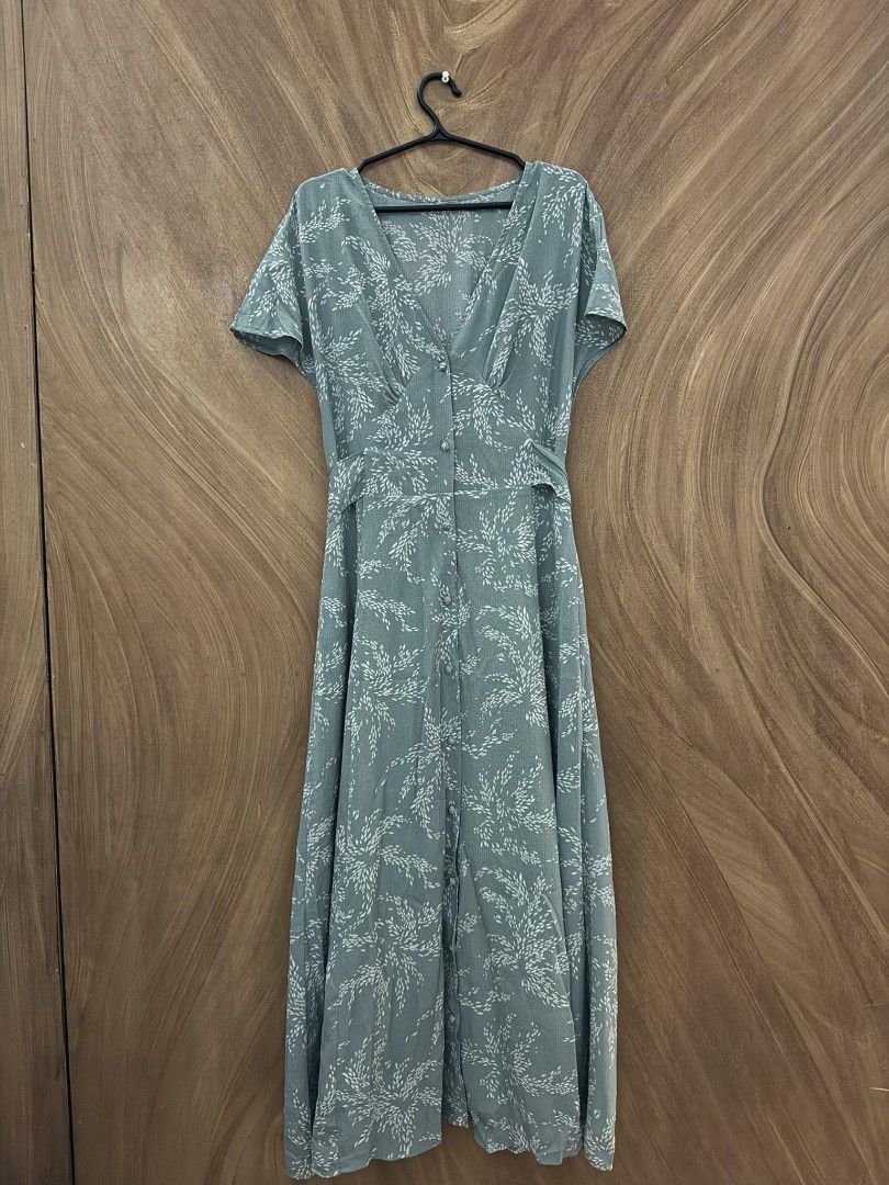 Bkk Maxi button down Dress (Category: Dresses) located in Pasig City. Submitted by itsrubyred (Listing ID 1290318989, Image 1). Description: 📌 used once 📌 perfect for summer dress 📌 owner height is 5'0 (see last photo for WW).