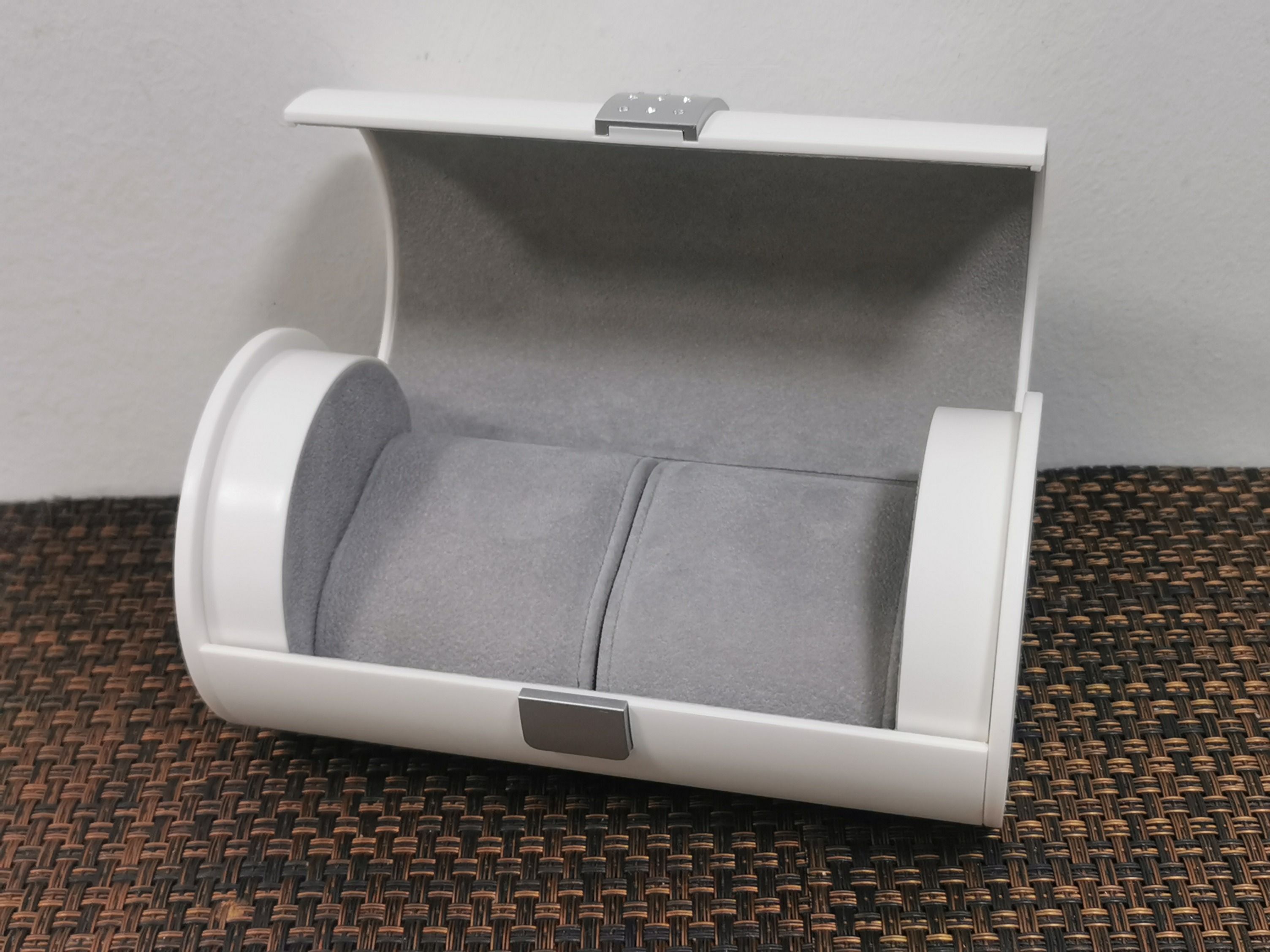 BNIB Swarovski Watch Holder White 5276646