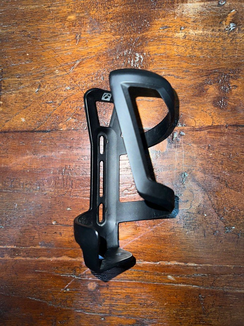 Bontrager side load bike bottle cage Sports Equipment Bicycles