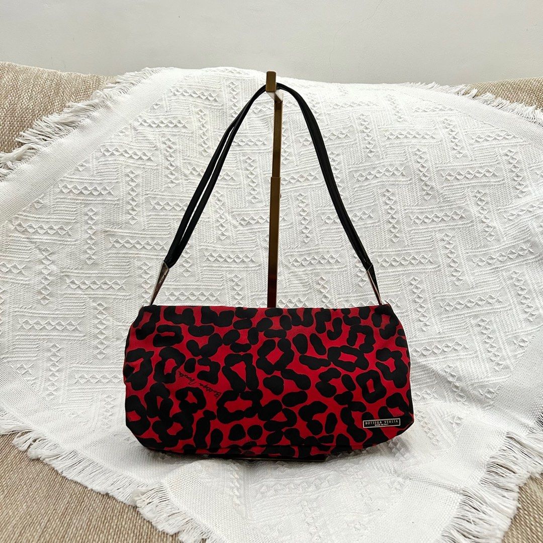 Bottega veneta pochette clearance