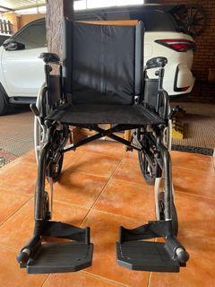 Breezy Ultra 4 Standard Wheelchair