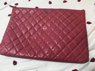 Chanel Matelasse clutch bag pink