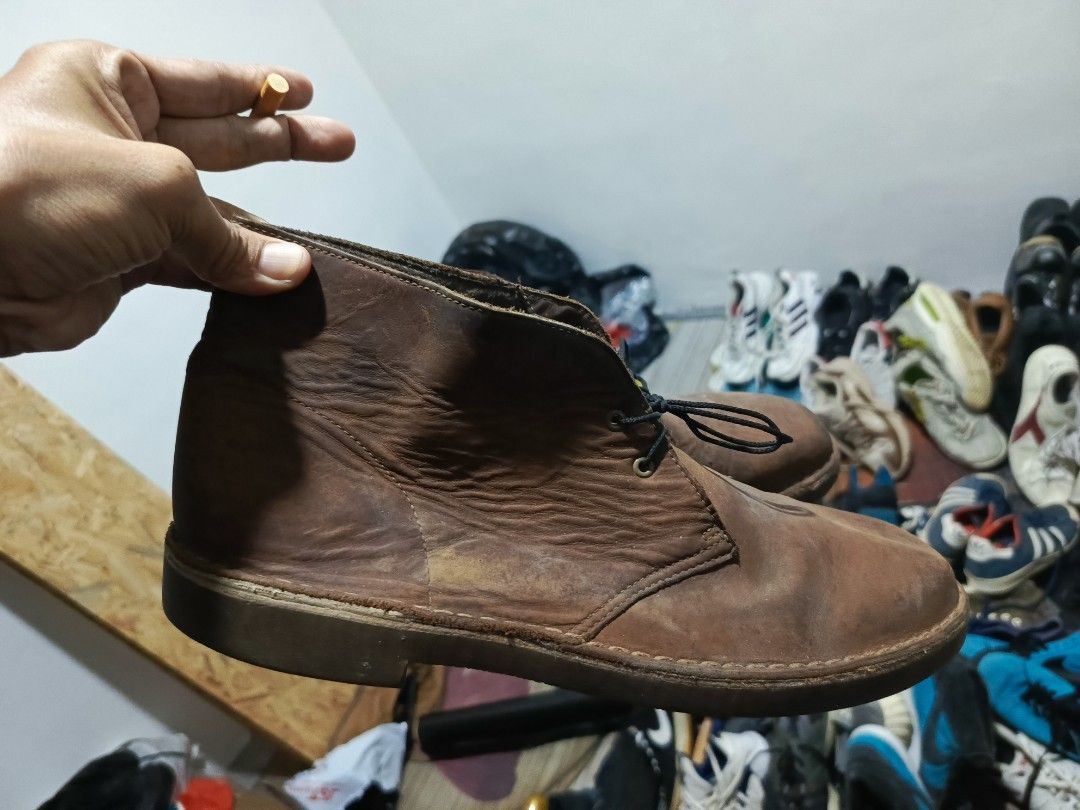 Clarks desert boot hotsell laces