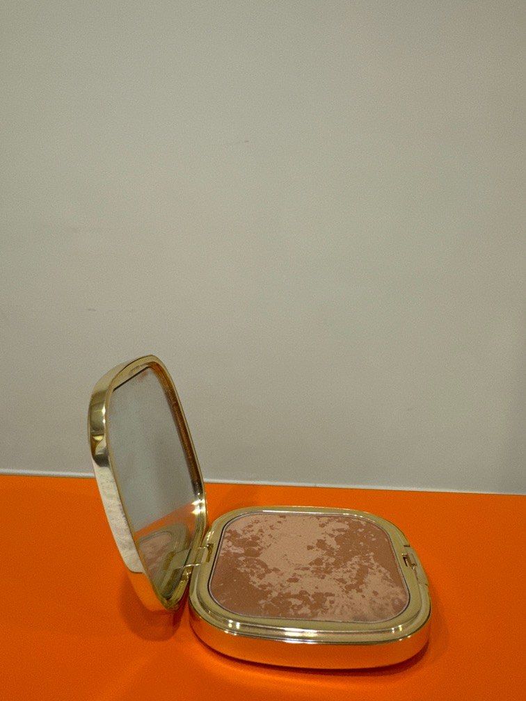 Dolce & Gabbana bronzer 修容 made in Italy, 美妝保養, 臉部護理, 面部 - 化妝品在旋轉拍賣