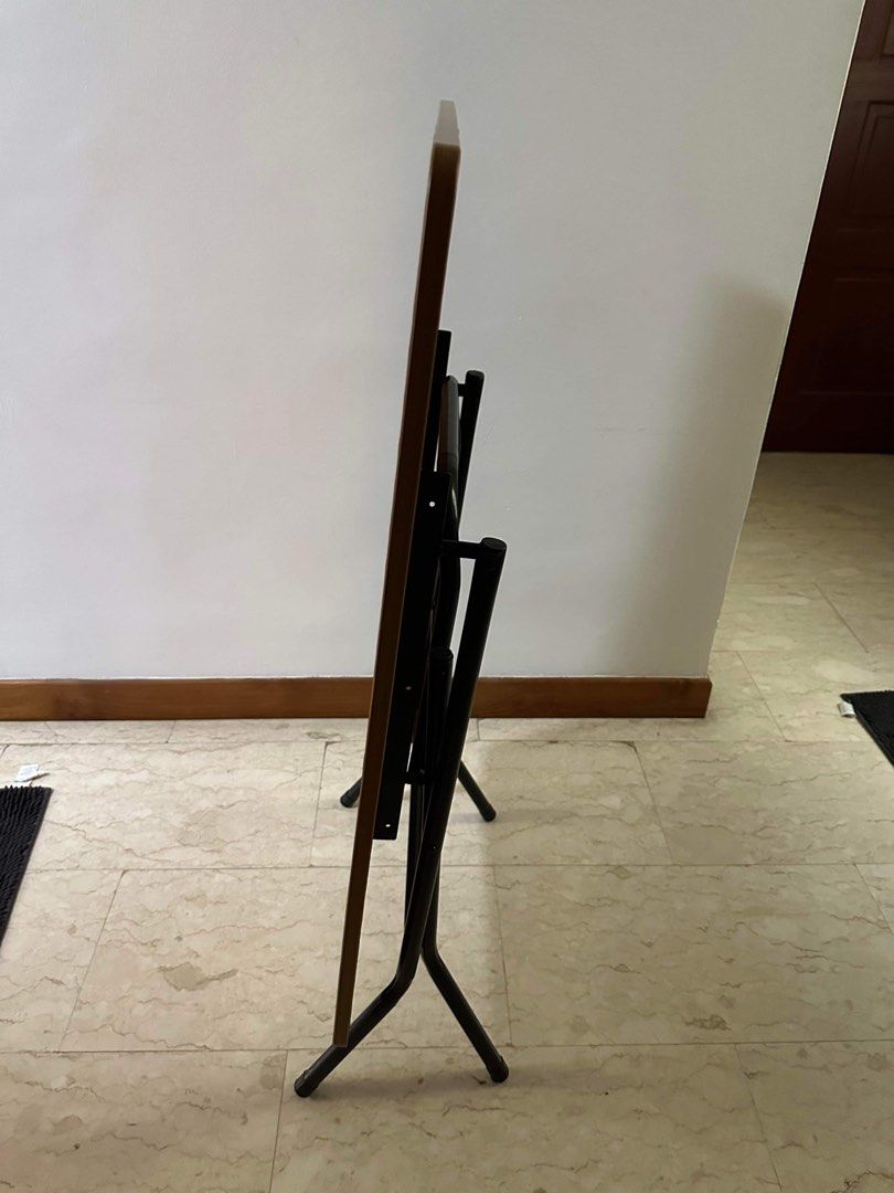 Foldable Table (Category: Tables & Sets) located in Singapore. Submitted by tim_ong (Listing ID 1290349054, Image 2). Description: .