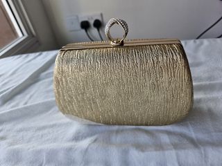 (Category: ) located in . Submitted by charteng (Listing ID 1290291626, Image 1). Description: .