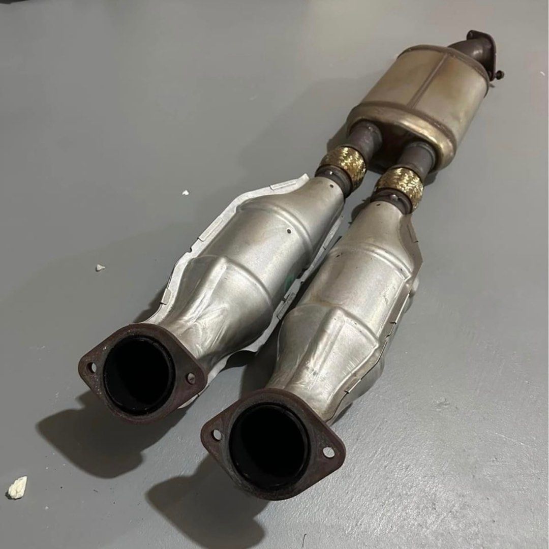 GTR R35 OEM Original Stock Midpipe / Y Pipe ( with cat ), Car ...