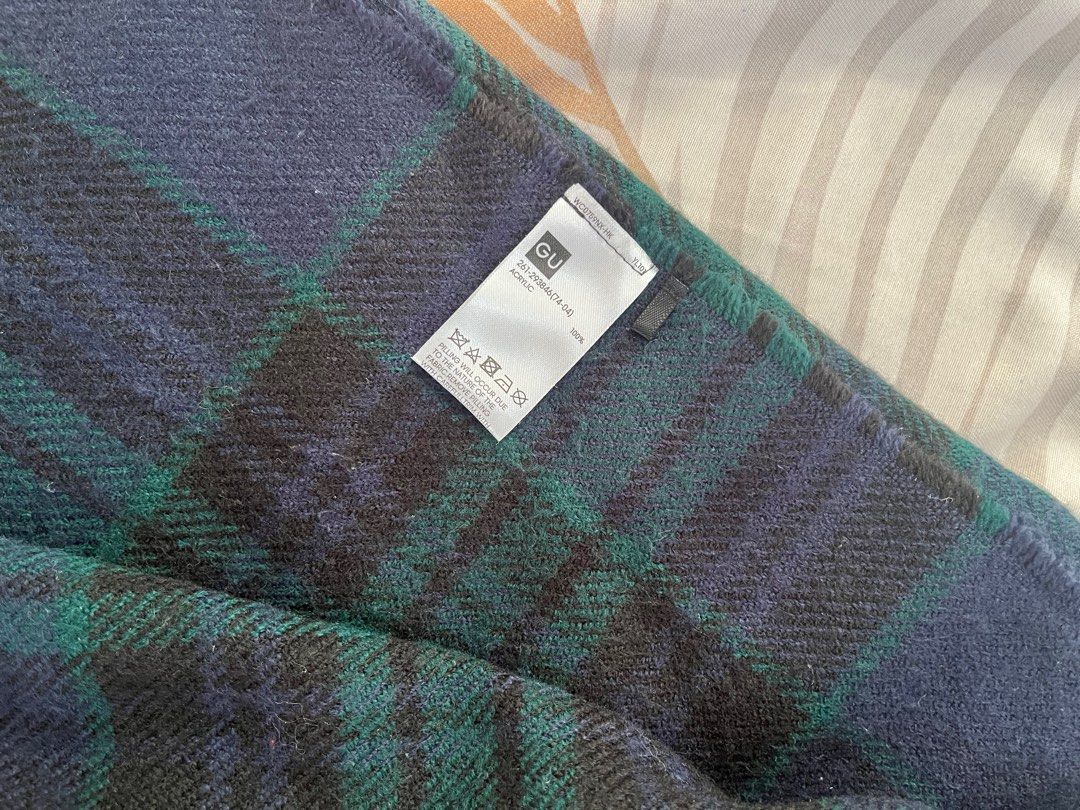 GU Wool Scarf (Category: Scarves) located in Quezon City. Submitted by findingthingzzz (Listing ID 1290361860, Image 3). Description: Bought it in GU Japan. Used it once in Japan..