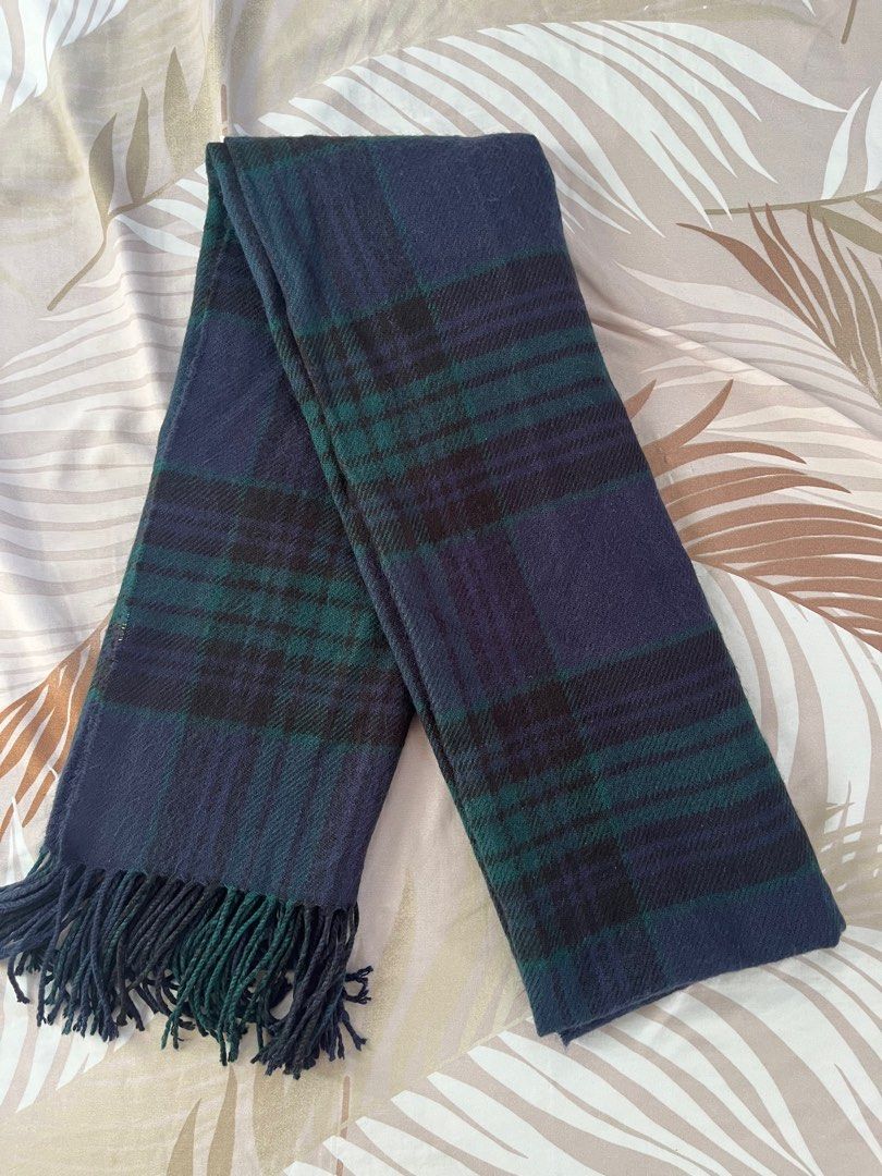 GU Wool Scarf (Category: Scarves) located in Quezon City. Submitted by findingthingzzz (Listing ID 1290361860, Image 1). Description: Bought it in GU Japan. Used it once in Japan..