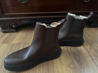 Selling low! BNEW authentic Fitflop Leather Boots