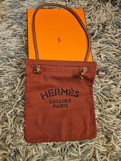 (Category: ) located in . Submitted by handbagger (Listing ID 1290317601, Image 1). Description: .