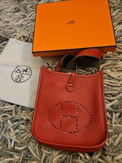(Category: ) located in . Submitted by handbagger (Listing ID 1290318528, Image 1). Description: .