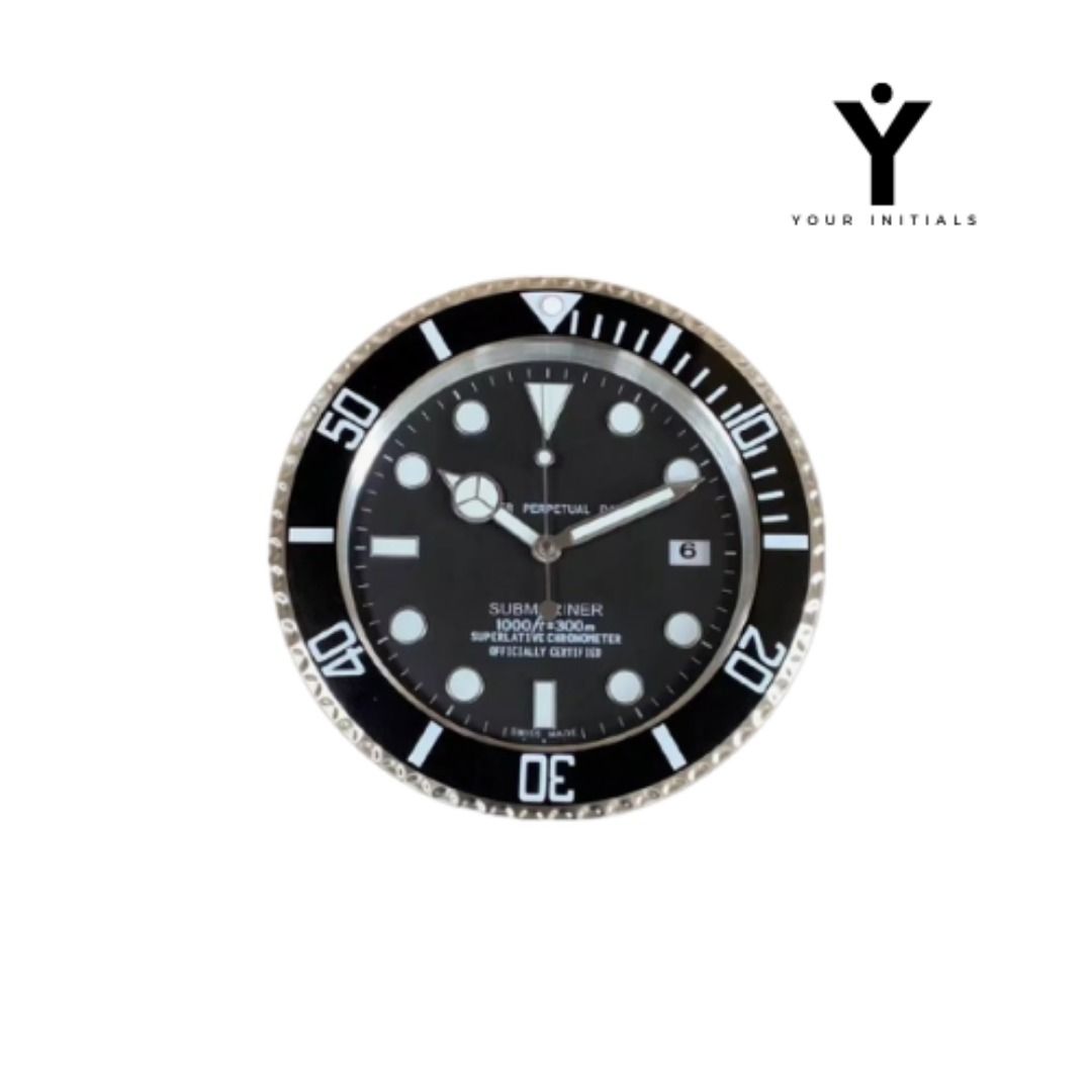 Submariner wall clock outlet