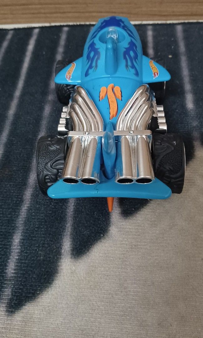 Hot wheels extreme action top shark