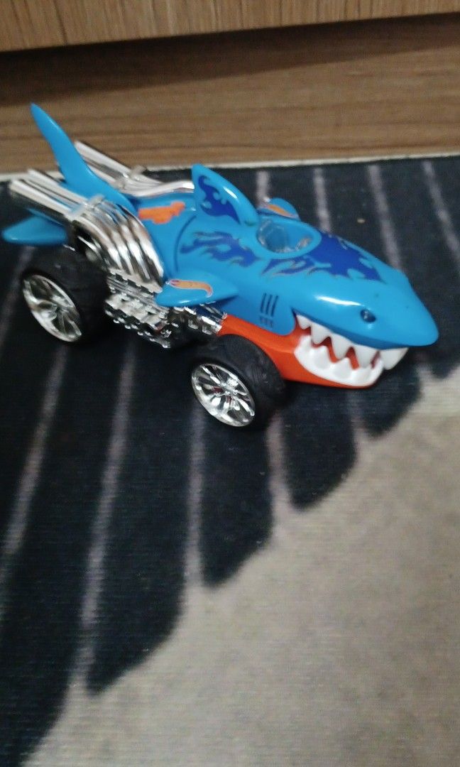 Hot wheels discount extreme action sharkruiser