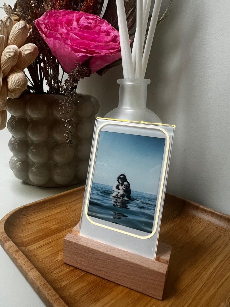 LED frame for Instax (Category: Other Photography Accessories) located in Bulacan. Submitted by roxanneio (Listing ID 1290302139, Image 1). Description: Acrylic LED frame + battery .