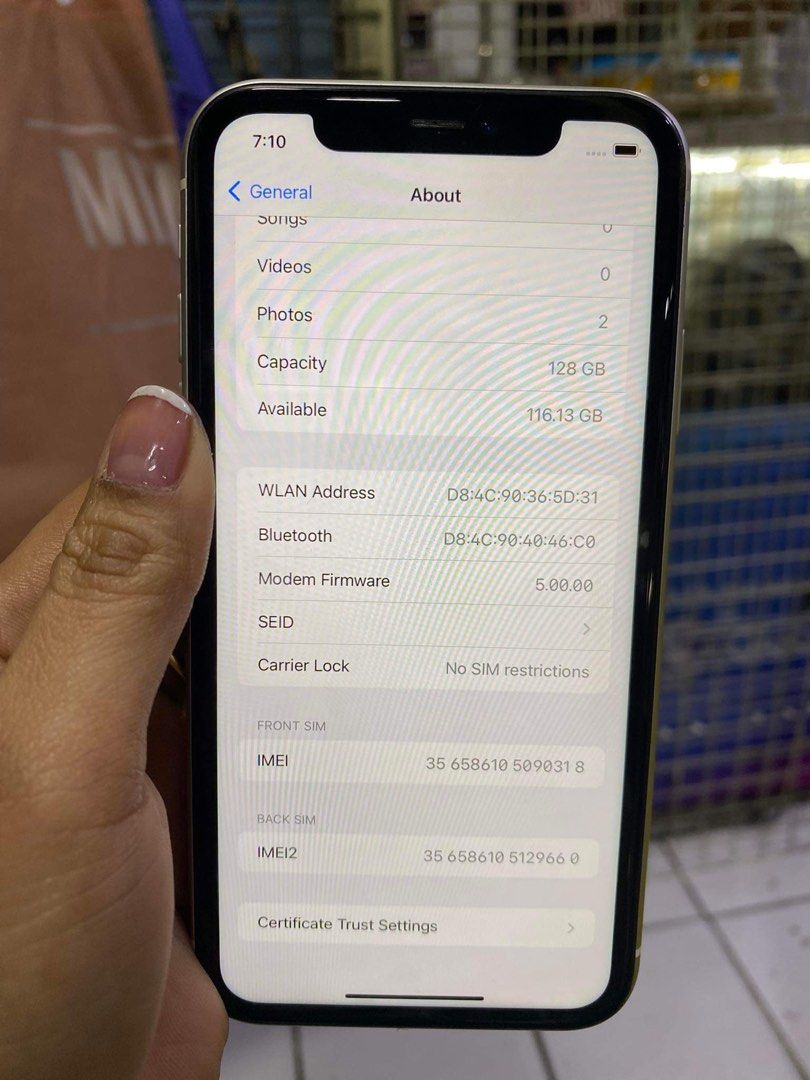 iPhone 11 128gb Dual Sim ✨ (Category: iPhone 11 Series) located in Manila. Submitted by TekiCashGadgetsph (Listing ID 1290387546, Image 2). Description: Original iphone 11 128gb Factory unlocked With Issue no face ID only pero lahat ok na Makinis pa ✨ Complete with box dual sim nadin 100% battery health Pick up location sampaloc mnila Open din for delivery nationwide .