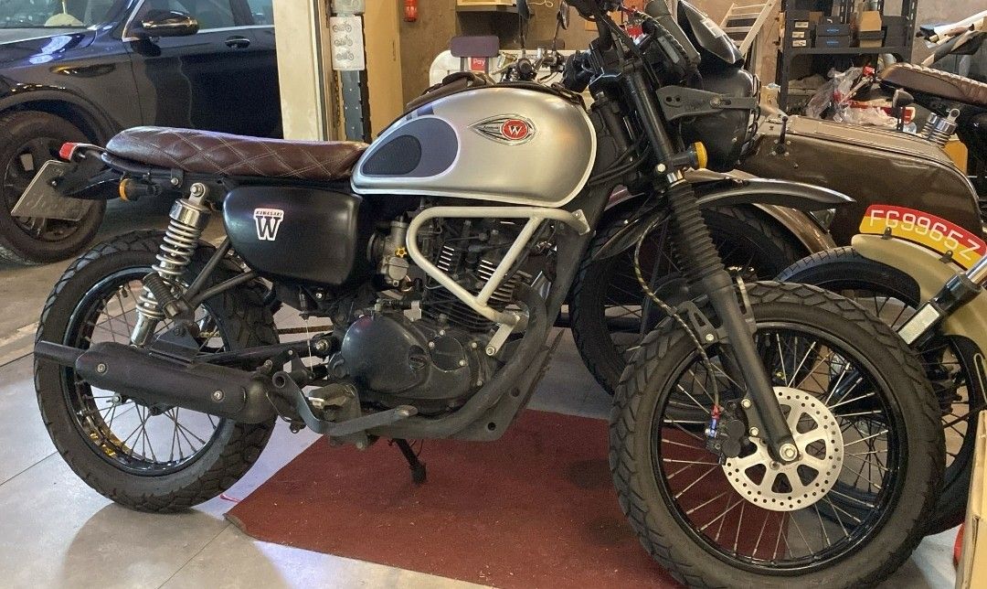 Kawasaki w175 custom scrambler deals
