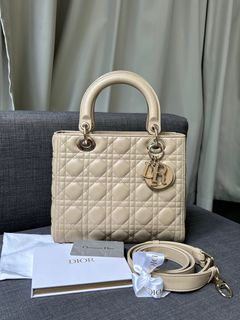 (Category: ) located in . Submitted by singapurabags (Listing ID 1290298363, Image 1). Description: .