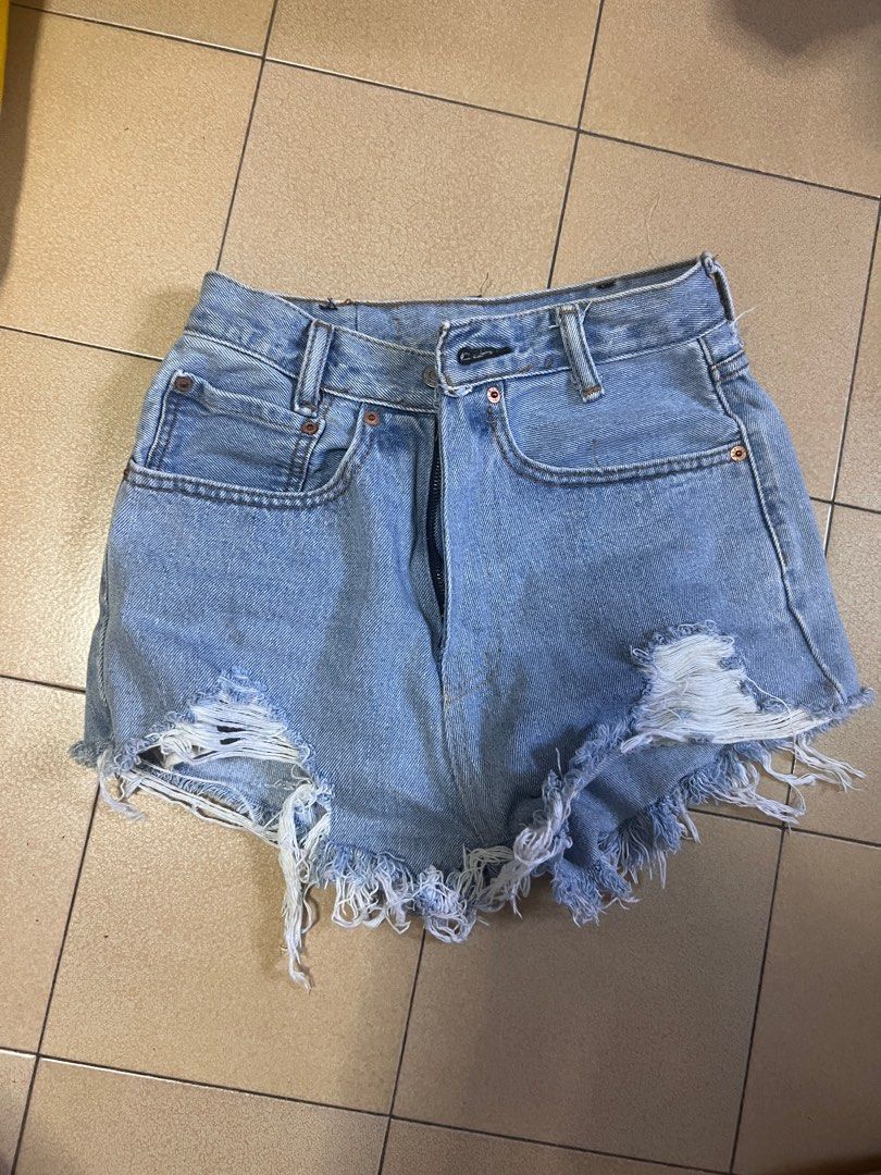 Frayed levi shorts store