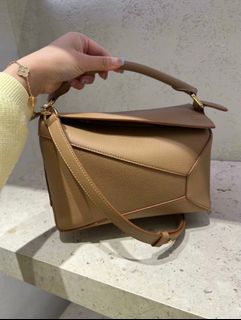 Loewe Collection item 2