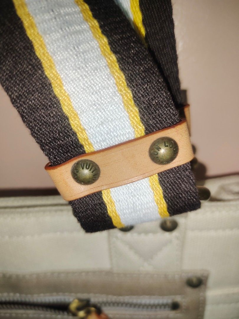 Louis Vuitton Canvas (Category: Luxury Bags & Wallets) located in Baguio. Submitted by DosBaraku_Cart (Listing ID 1290391142, Image 3). Description: Cream canvas Louis Vuitton.