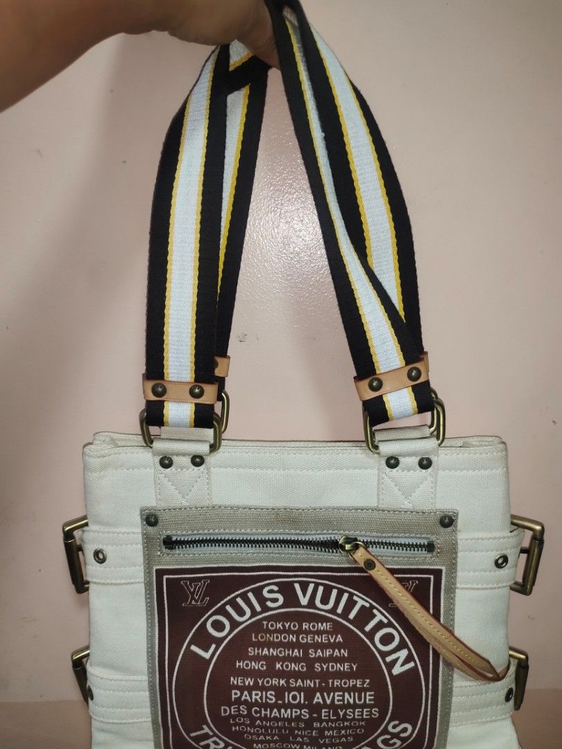 Louis Vuitton Canvas (Category: Luxury Bags & Wallets) located in Baguio. Submitted by DosBaraku_Cart (Listing ID 1290391142, Image 1). Description: Cream canvas Louis Vuitton.