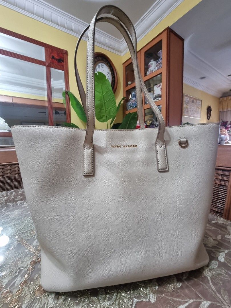 Marc jacobs discount saffiano tote