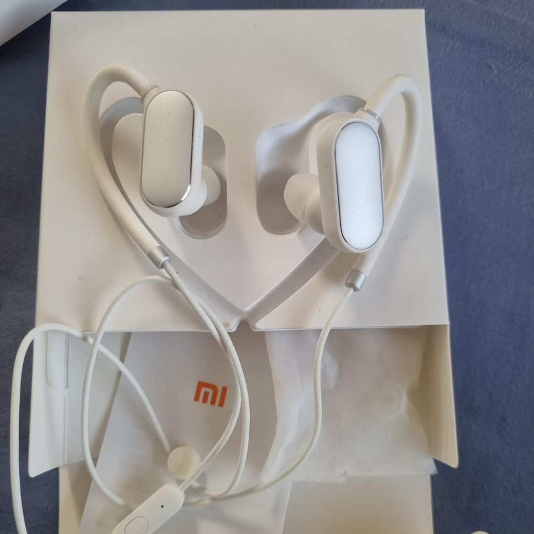 Xiaomi mi shop sport bluetooth earphone