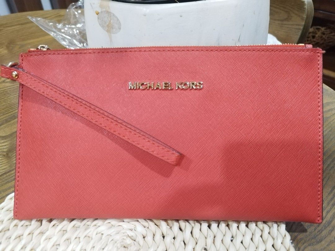 Michael kors clutch Authentics