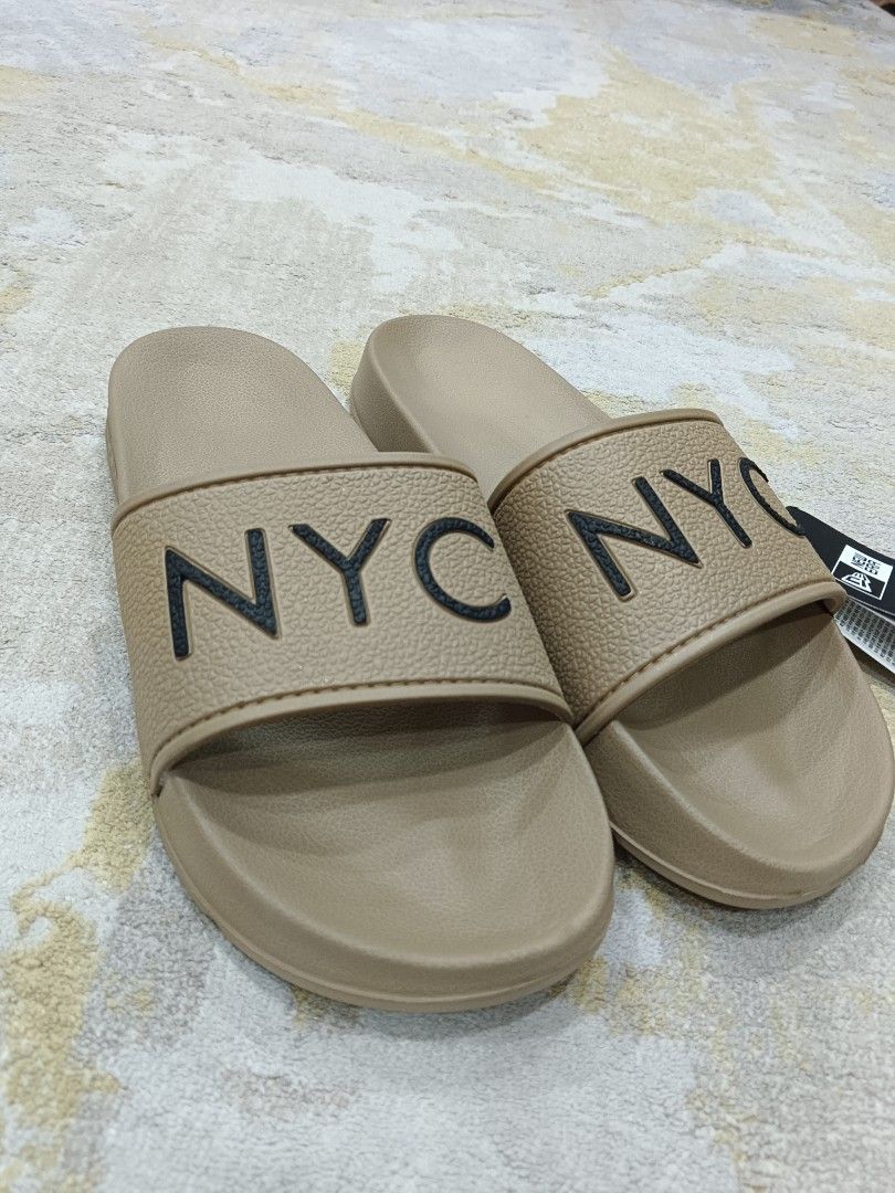 Lids New York Yankees FOCO Youth Big Logo Color Edge Slippers | Westland  Mall