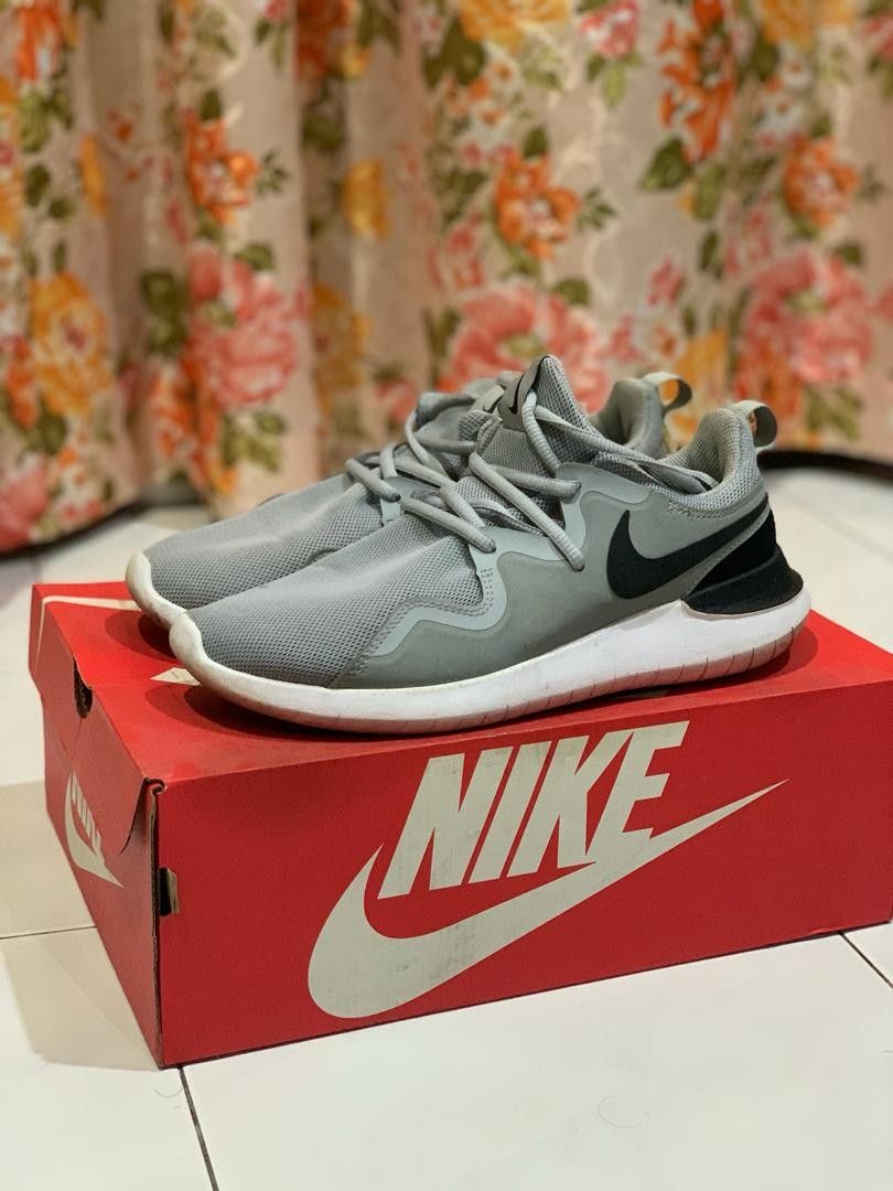 Nike tessen 2025 grey