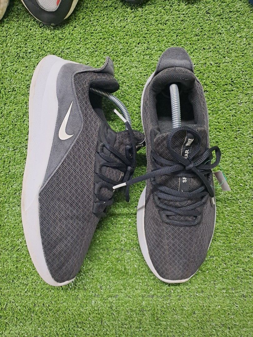 mens nike viale