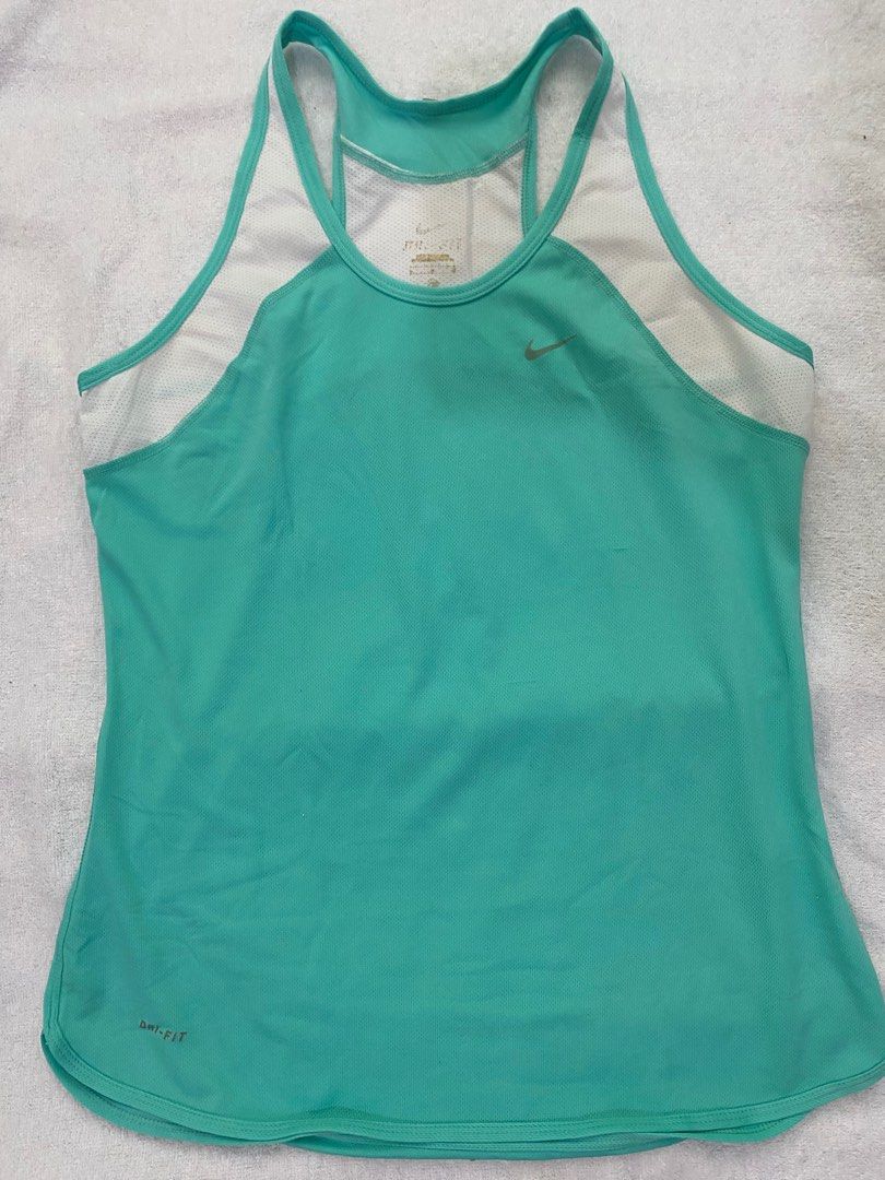 Nike Workout Top (Category: Activewear) located in Tarlac. Submitted by matildaa_ (Listing ID 1290319971, Image 1). Description: .