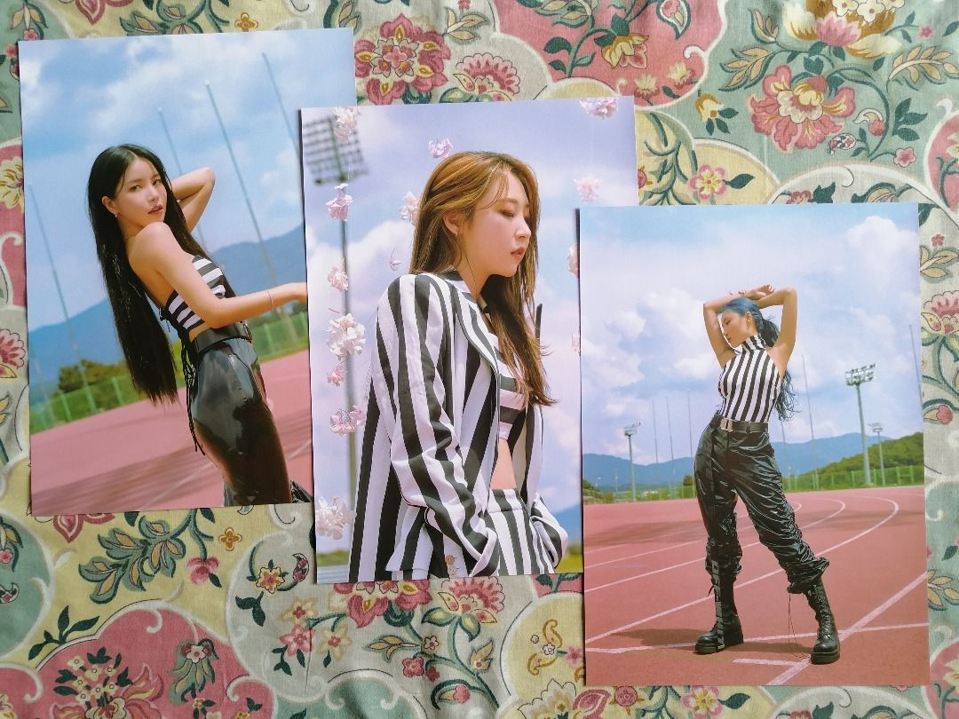 Official MAMAMOO Mini Poster (Category: K-Wave Merchandise) located in Manila. Submitted by monkeyyys01 (Listing ID 1290353739, Image 3). Description: All in good condition ✨ except for waw moonbyul, has some adhesive marks on the back 2021 WAW Concert ->> Unit - 100 each ->> Solo - 65 each, Moonbyul - 50 2020 Seasons Greetings - 60 each 2019 4Seasons 4Colors F/W Concert - 80 each Buy 3 or more, get a discount 🎉 MOP: GCash MOD: J&T, GGX, same-da