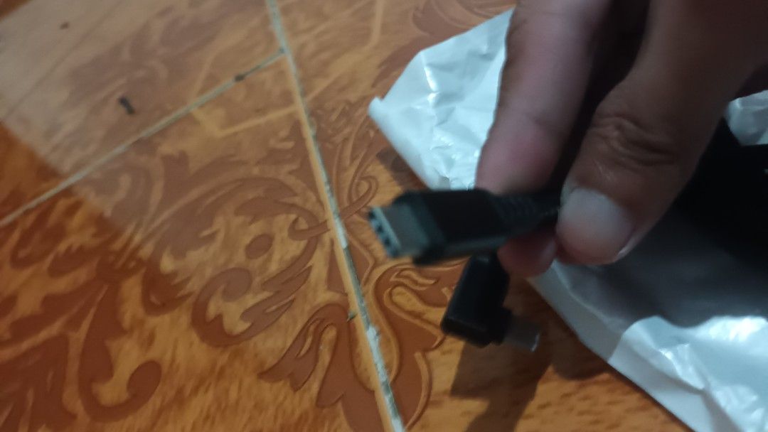 Quest Link Cable (Category: Virtual Reality) located in Paranaque City. Submitted by MigsJose (Listing ID 1290408720, Image 3). Description: Quest Link Cable Price: P2,000 Never been used, Good as new. No issues Gagamitin sana for Quest 2.0 pero opt to using Valve Index Headset Location: Paranaque, Metro Manila.