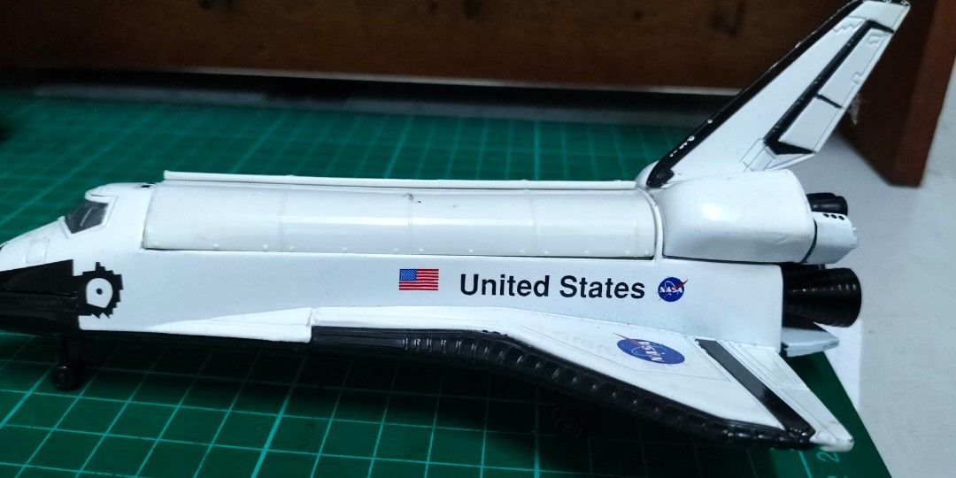 Realtoy space shuttle clearance