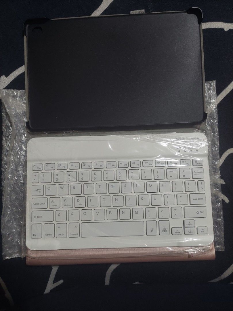 (KEYBOARD ONLY) BLUETOOTH KEYBOARD WIYH BACKLIGHT FOR SAMSUNG TAB S6 LITE (Category: Computer Keyboard) located in Floridablanca. Submitted by rzdl. (Listing ID 1290338387, Image 1). Description: used only few times. in good condition. no longer using it that much. charger: micro type charger (not included) pm for inquiries..