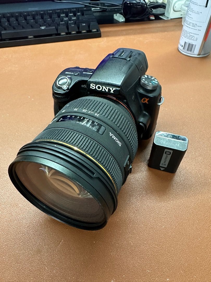 Sony Cámara DSLR a55 con lente de zoom de 0.709-2.165 in
