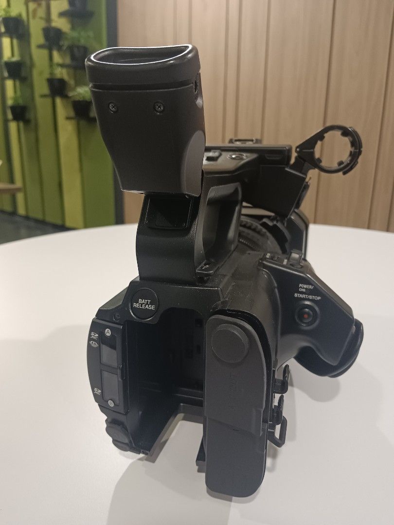 SONY HXRNX100 Video Camera, Photography, Video Cameras on Carousell