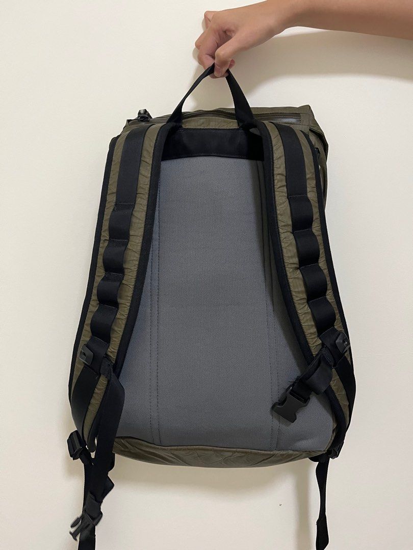 Timbuk2 backpack (Category: Backpacks) located in Pasig City. Submitted by clarizao85396 (Listing ID 1290390999, Image 3). Description: -Fits laptop -Multiple pockets.