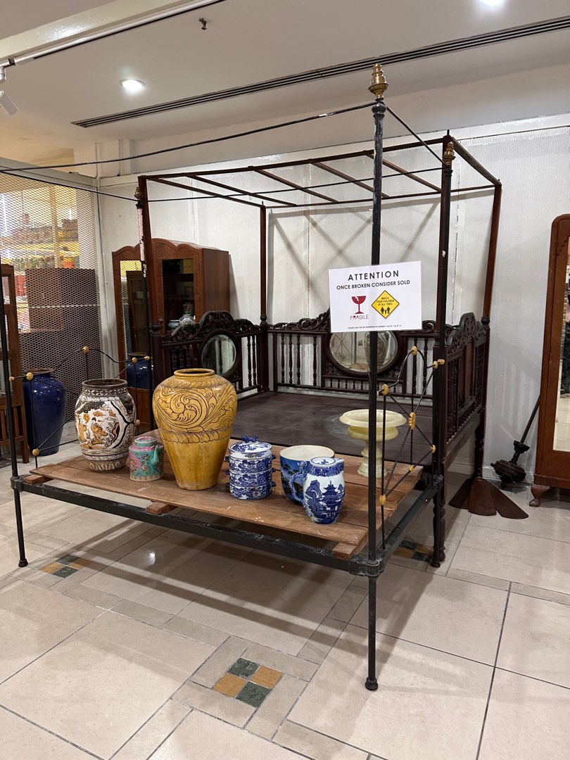 Vintage Day Bed UK, Furniture & Home Living, Furniture, Bed Frames