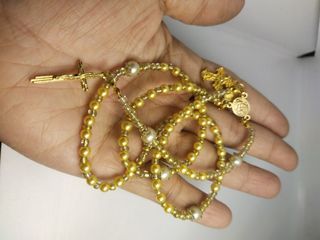 Yellow gold pearl rosary