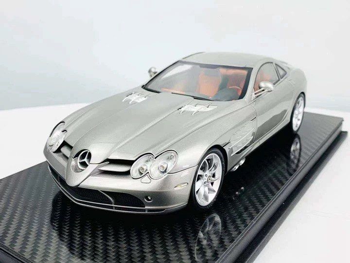 1/18 Frontiart Mercedes Benz SLR McLaren (full opening - come with