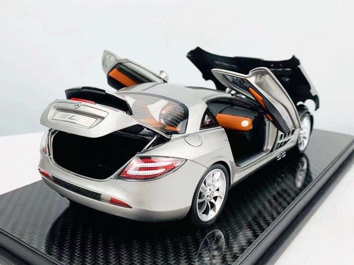 1/18 Frontiart Mercedes Benz SLR McLaren (full opening - come with