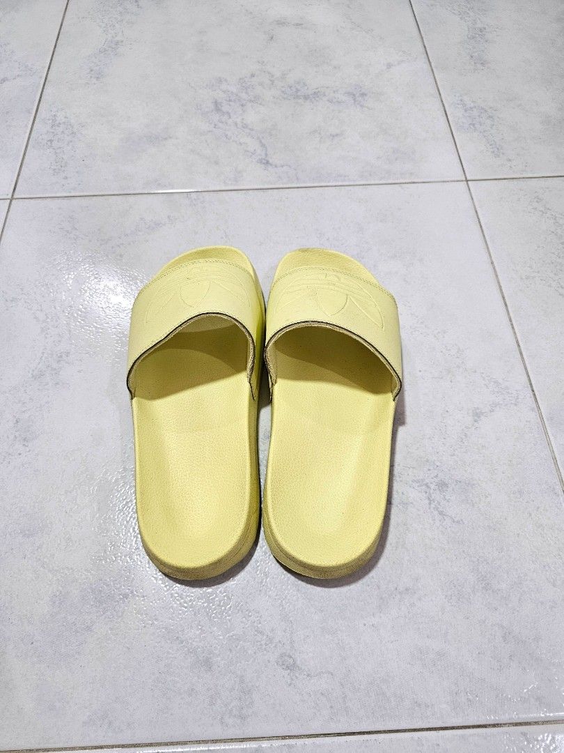 Neon yellow adidas hotsell slides