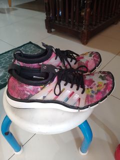 Adidas shoes on sale 12 size 35